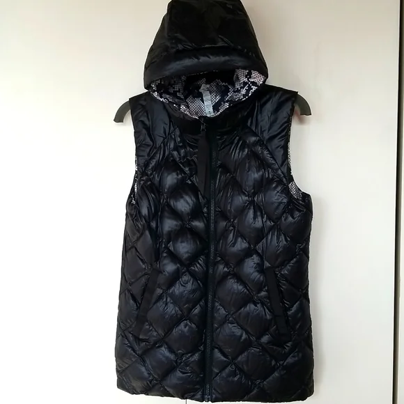 Lululemon The Fluffiest Vest in Black/Ziggy Snake Butter Pink Black - Picture 3 of 7